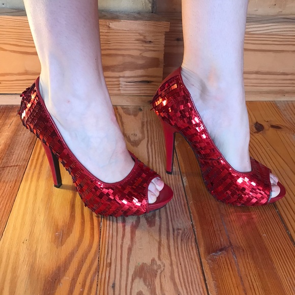 Dereon Red Fringe Sequin Heels, EUC, 7.5 - Picture 14 of 16